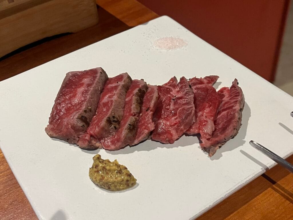 한우암소 채끝살 이제 경주 숙소 메인 메뉴